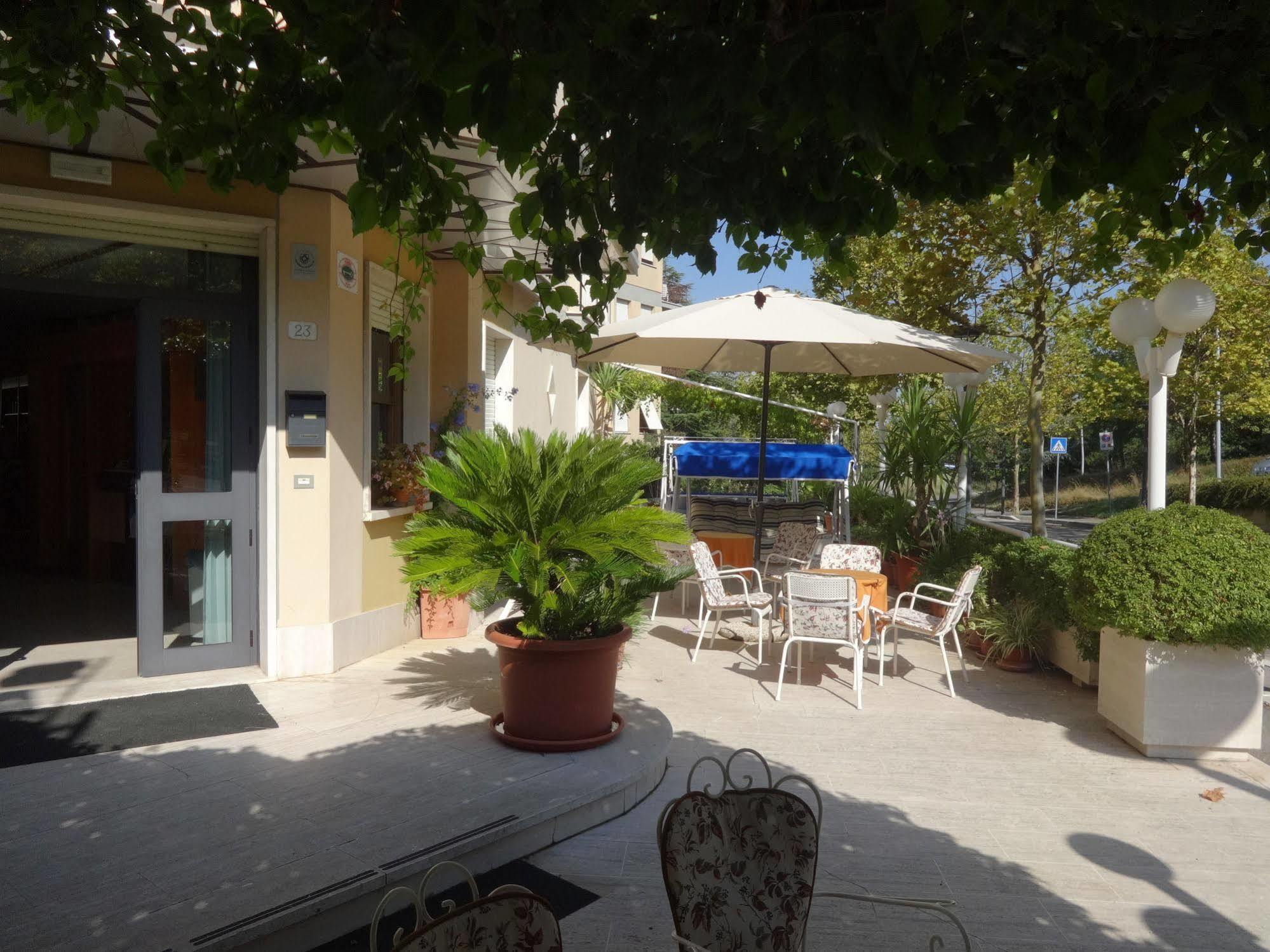 Hotel Saturno Chianciano Terme Εξωτερικό φωτογραφία