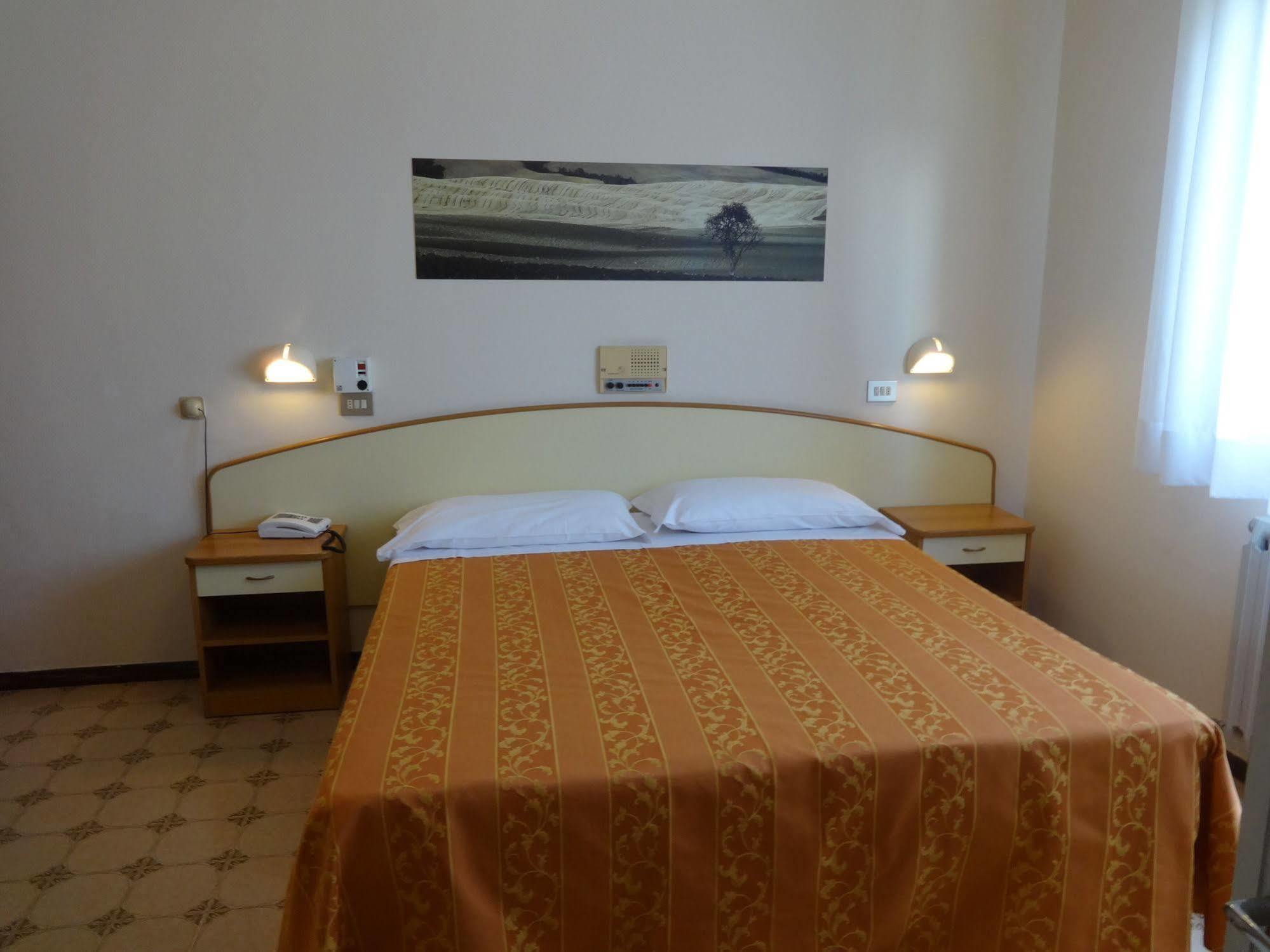 Hotel Saturno Chianciano Terme Εξωτερικό φωτογραφία